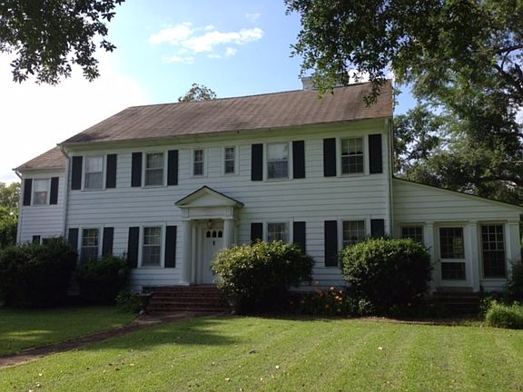 2nd image of 200 E Bayou Dr