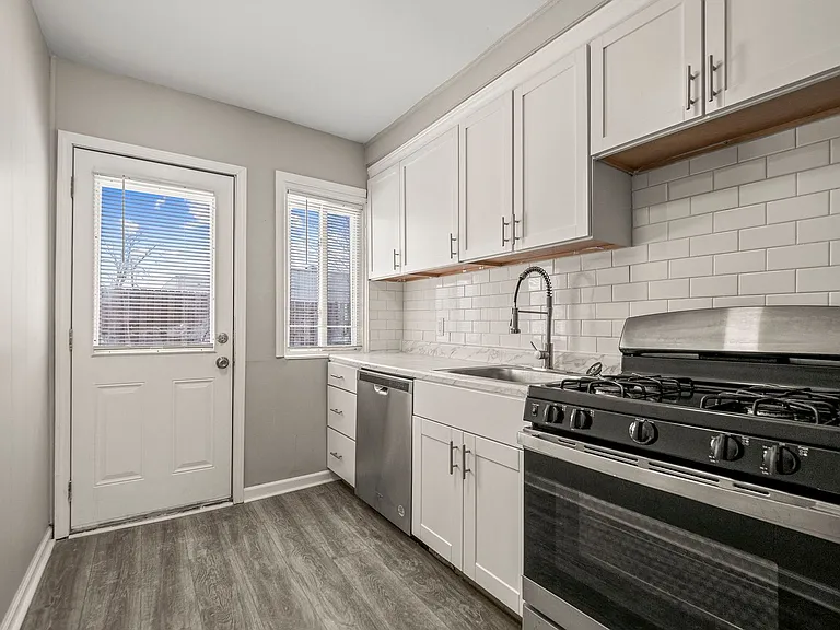 Ranch Apartment Homes in Great Troy Location — Photo 26