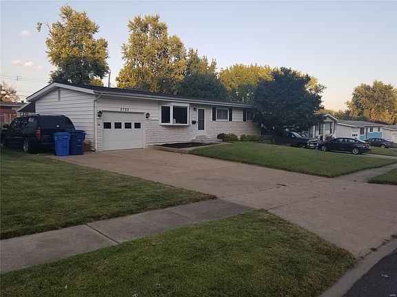 2nd image of 2725 Mockingbird Ln
