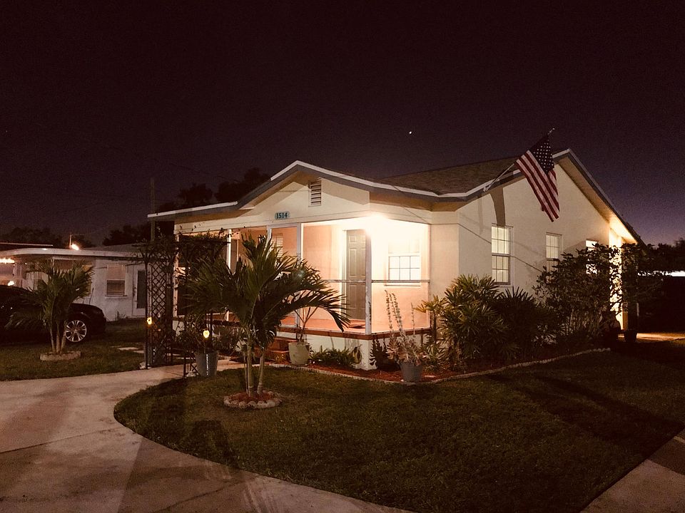 Great Florida bungalow on a sweet street!!