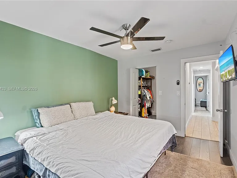 2447 Wilson St — Photo 12
