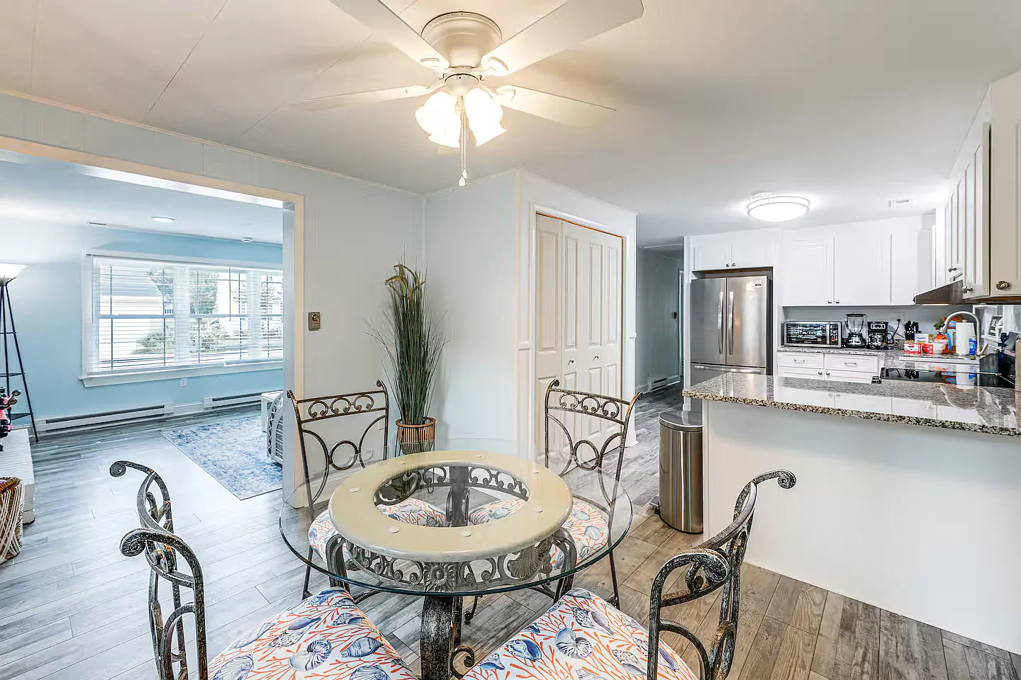 3 bed, 1.5 bath, 1104 sqft, $2,500 — Photo 4
