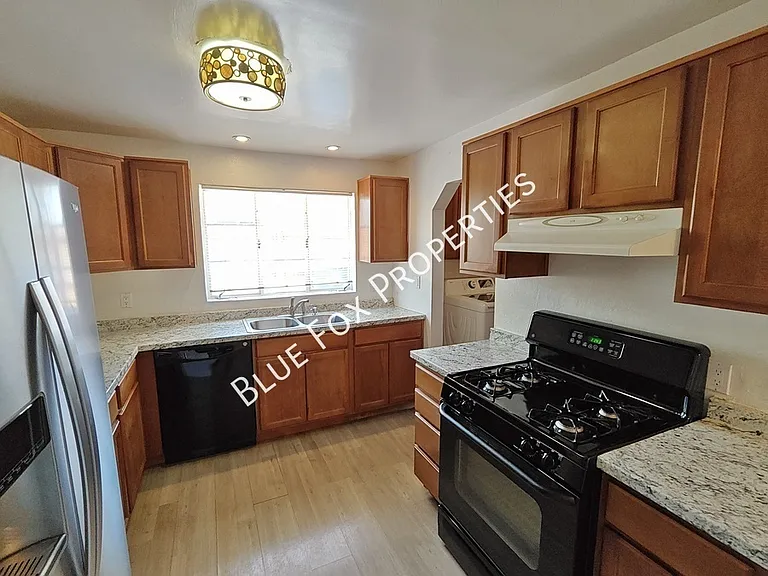 2233 N Isabel Blvd — Photo 10