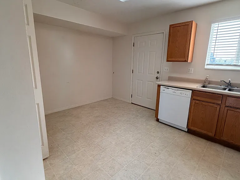 1100 E 1525 S #106 — Photo 5