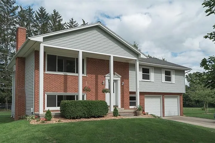 18 Sycamore Dr photo 1