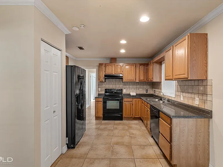 2726 W Cavett Dr — Photo 10