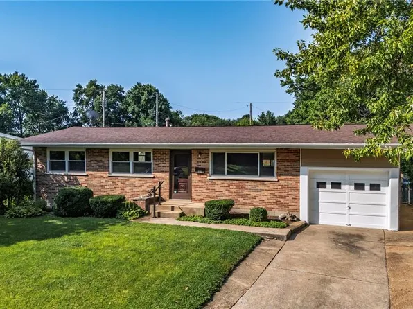 710 Bellarmine Ln, Florissant, MO 63031