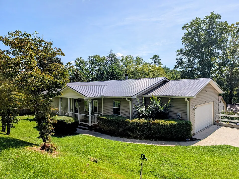 130 Hillside Dr