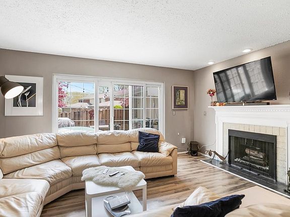 4th image of 867 Coalport Dr