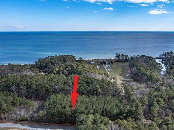 16 Tranquility Rd, Reedville, VA 22539