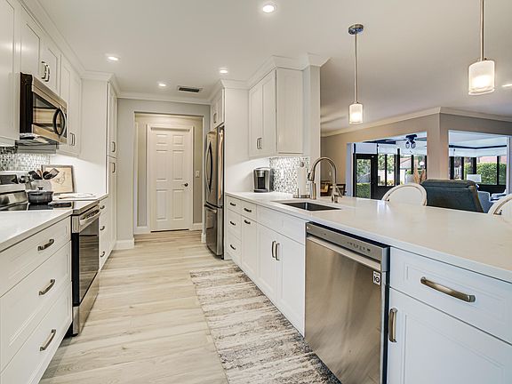 4th image of 5895 Forest Grove Drive #1