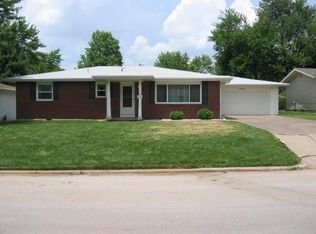 1027 E Edgewood St, Springfield, MO 65807