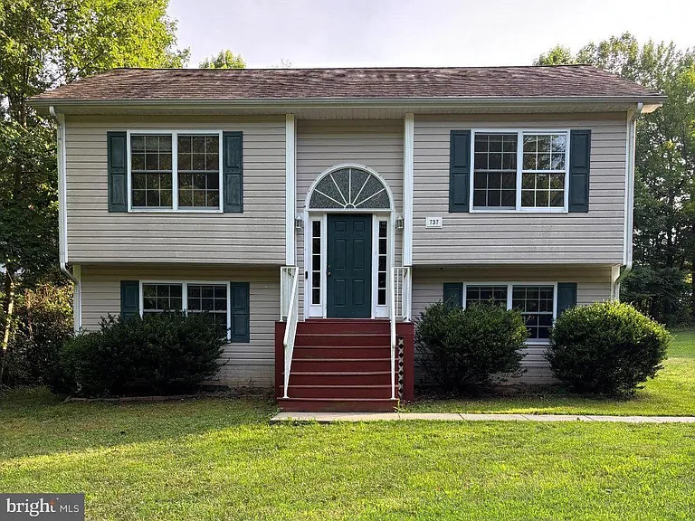 737 Glen Cove Dr — Photo 1