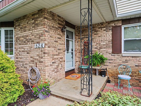 2nd image of 824 Red Oak Trl
