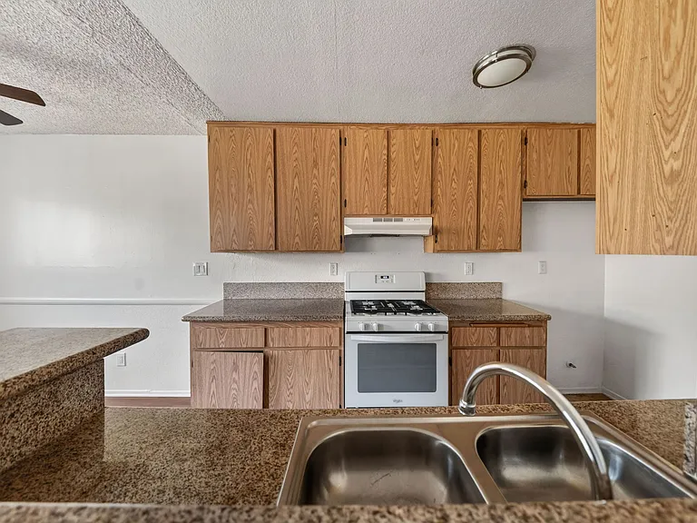 11312 Morrison St #11 — Photo 23