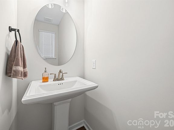 4th image of 285 Brooks Springs Dr