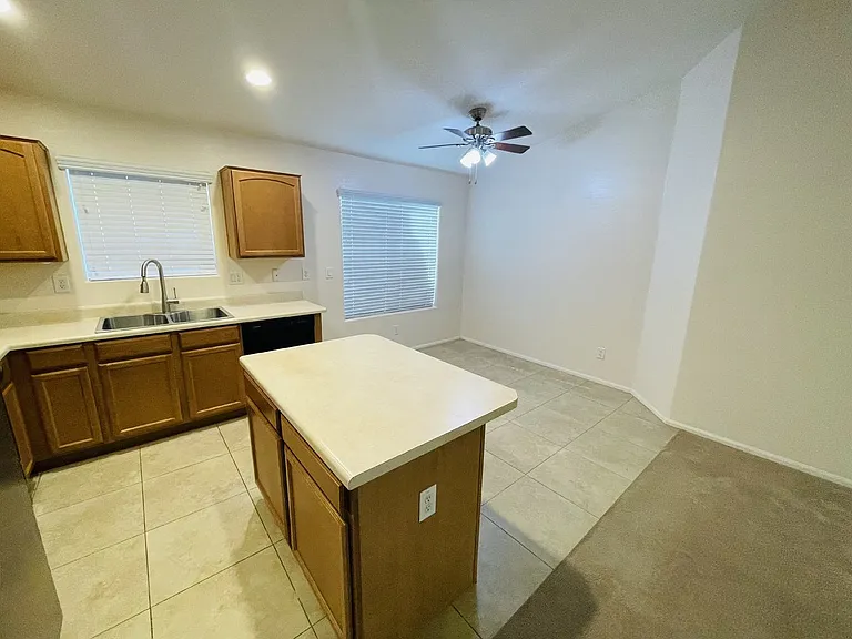39974 W Thornberry Ln — Photo 29