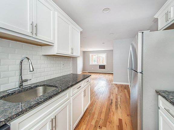 4th image of 378 Valley St #6A