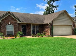 2611 Red Oak Dr, Van Buren, AR 72956