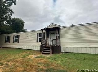 908 N Gardner Ave, Wynnewood, OK 73098