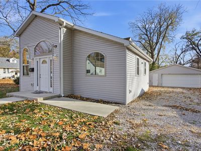 943 2nd St, Charleston, IL, 61920