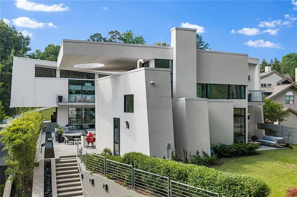 6 bed, 5.0 bath, 6535 sqft, $27,500 — Photo 3