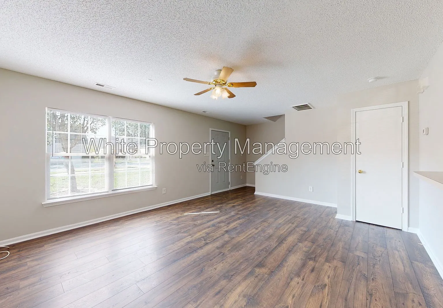 3 bed, 2.5 bath, 1467 sqft, $1,895 — Photo 3