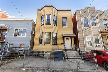 109 Grace Street
