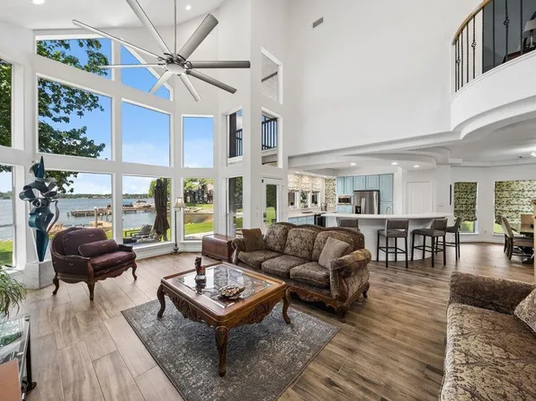 1607 Schooner Point, Willis, TX 77318