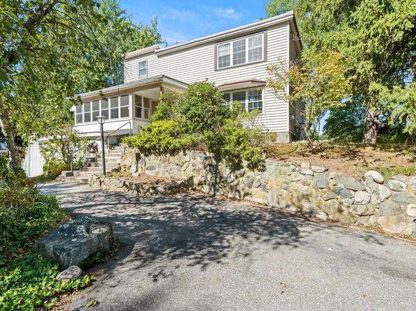 52 Forest Park Rd, Woburn, MA 01801
