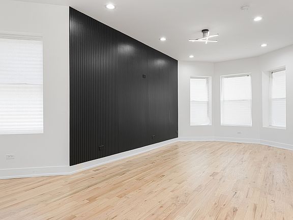2nd image of 6627 S Saint Lawrence Ave