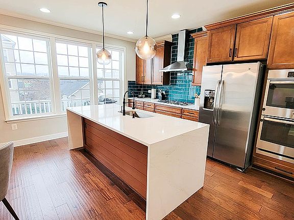 4th image of 203 Apricot St
