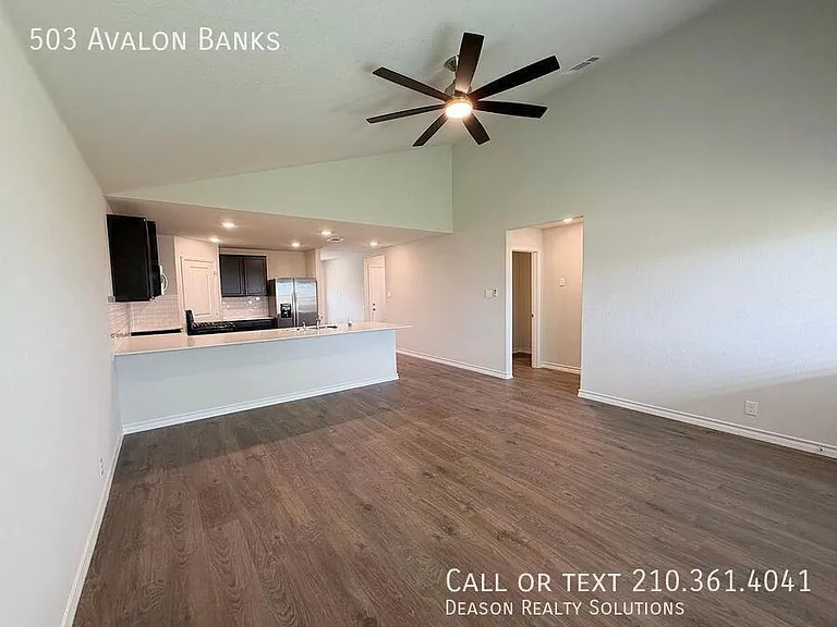 503 Avalon Banks — Photo 3