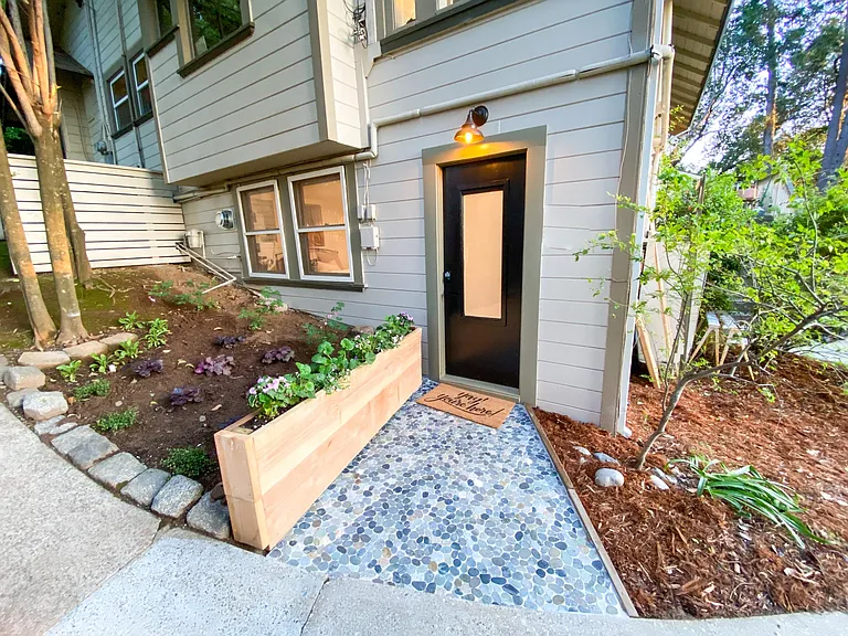Hillmont Ave — Photo 2