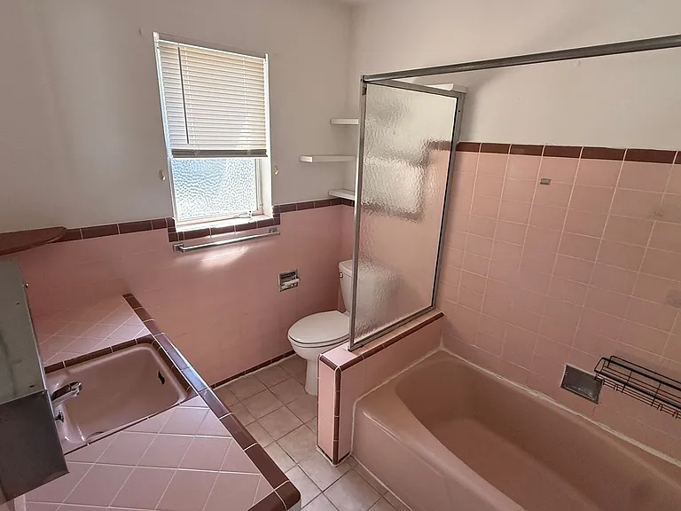 527 & 529 Callan Avenue — Photo 8