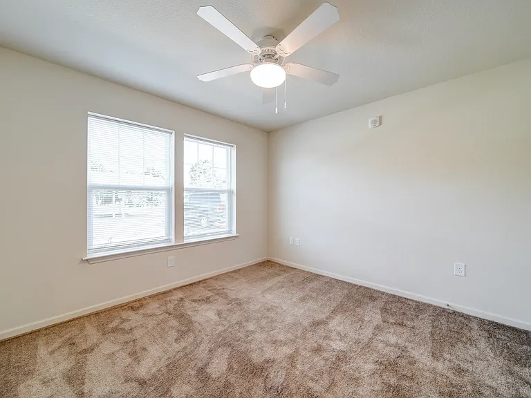 The Hub on Harris Apartment Homes — Photo 35