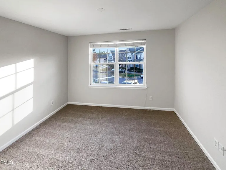 7919 Averette Hill Dr — Photo 18