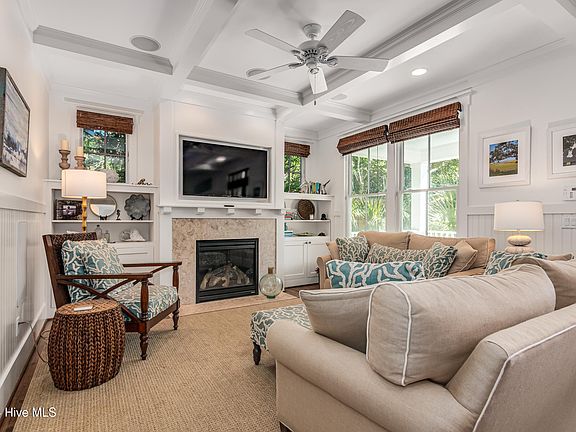 4th image of 305 SE Beach Drive