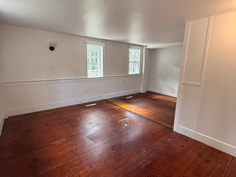 246 Enterprise St — Photo 11