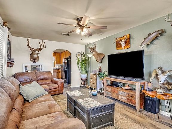 5th image of 623 Floral Ave