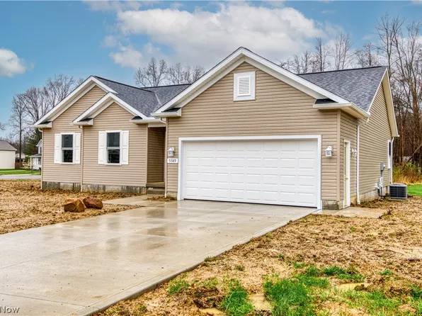 5389 Winding Creek Dr, Ravenna, OH 44266