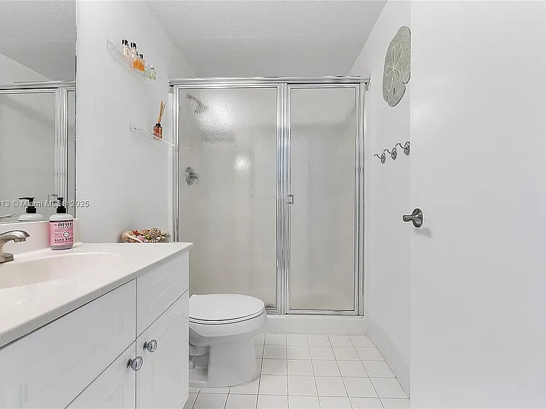 17050 N Bay Rd #807 — Photo 29