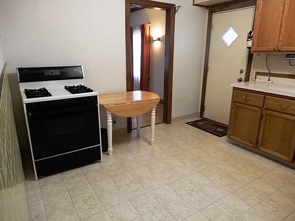 5th image of 28 N Glenwood Ave