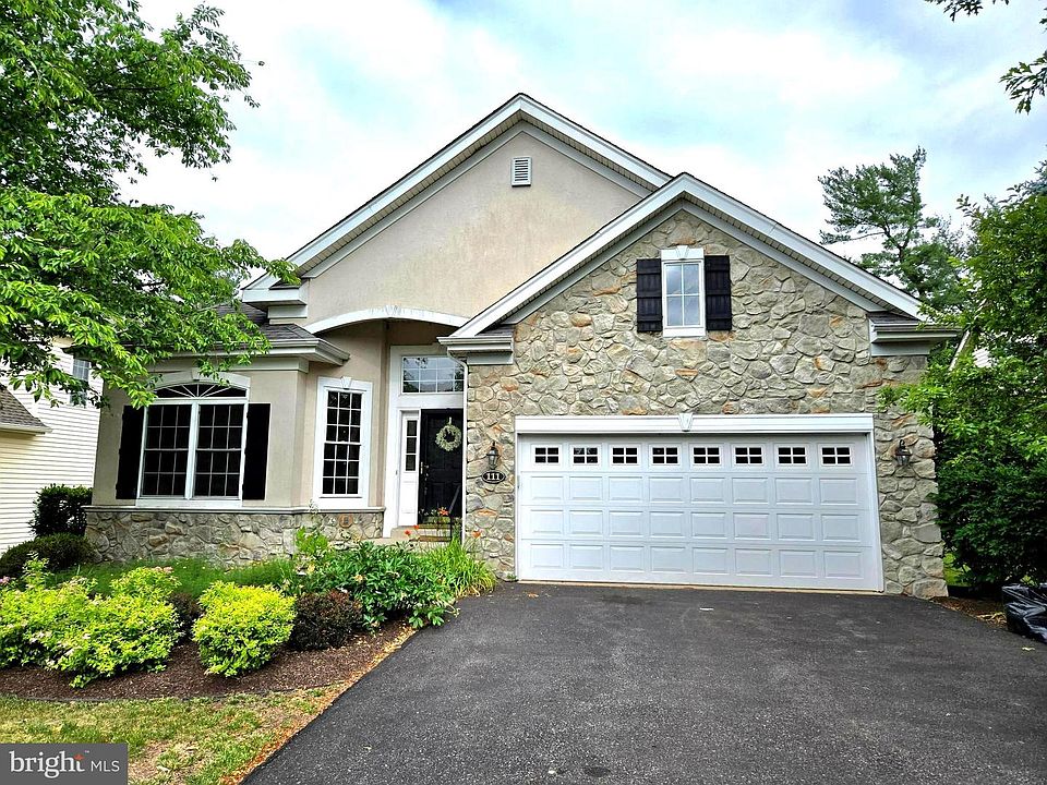1st image of 111 Silver Tail Ln