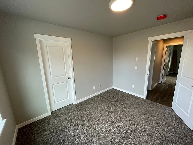 2707 Oakes Ave — Photo 22