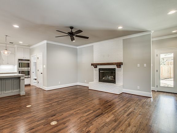4th image of 2502 Little Creek Dr