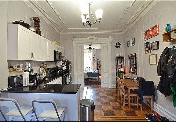 2nd image of 482 Putnam Ave APT 1