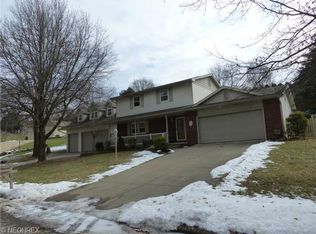 489 Springbrook Dr SW, New Philadelphia, OH 44663