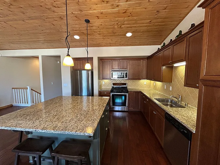 11357 Brockway Rd — Photo 6