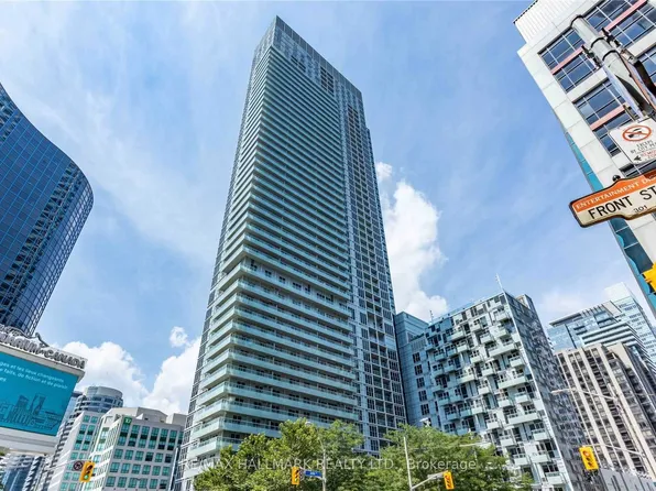 300 Front St W Unit 805, Toronto, ON M5V 0E9
